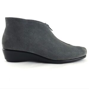 Aerosoles Women's Grey Suede Front Top Zip Allowance Wedge Booties 9W